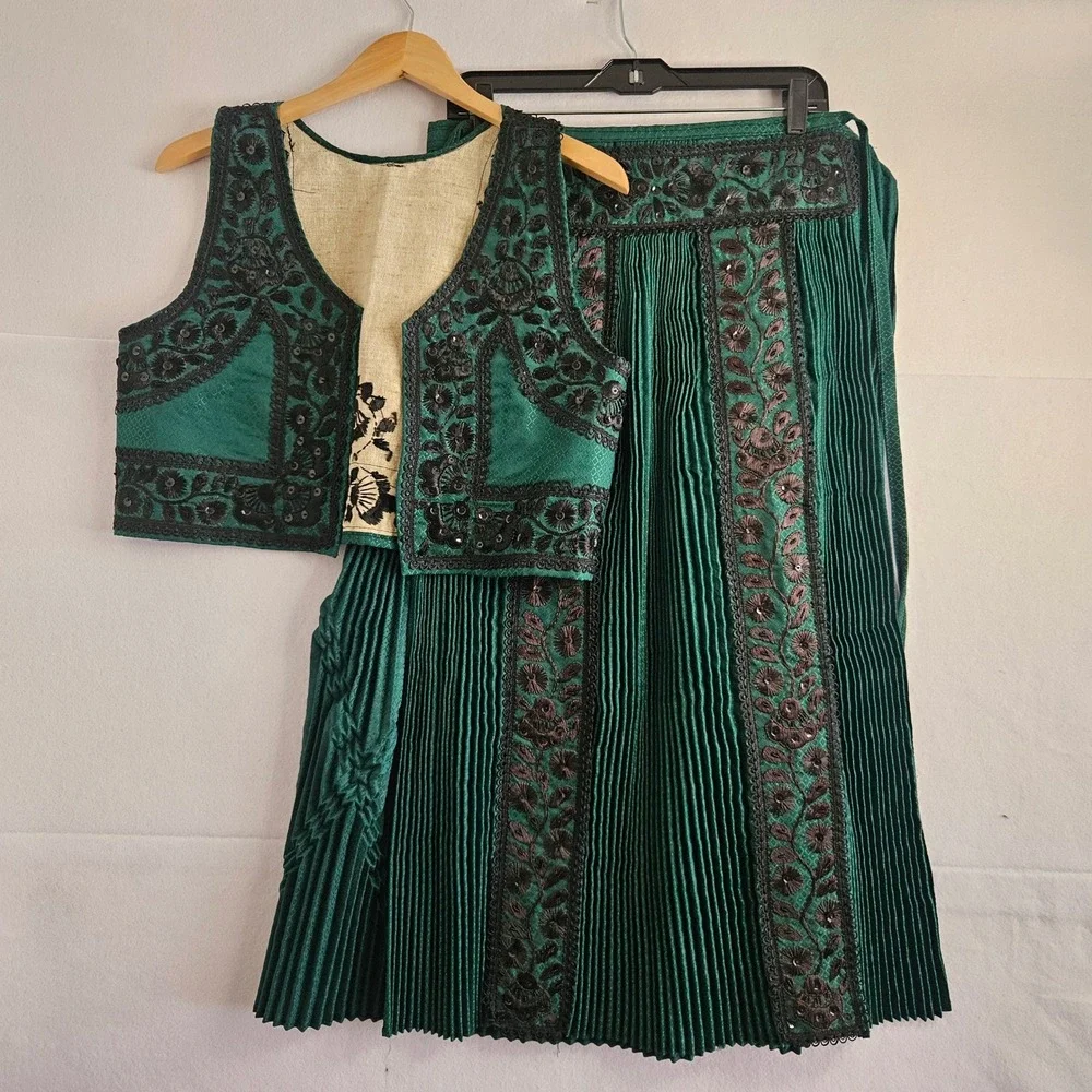 Vtg Kalotaszeg Transylvania‎ Embroidered Sequin Vest Pleated Wrap Skirt Apron